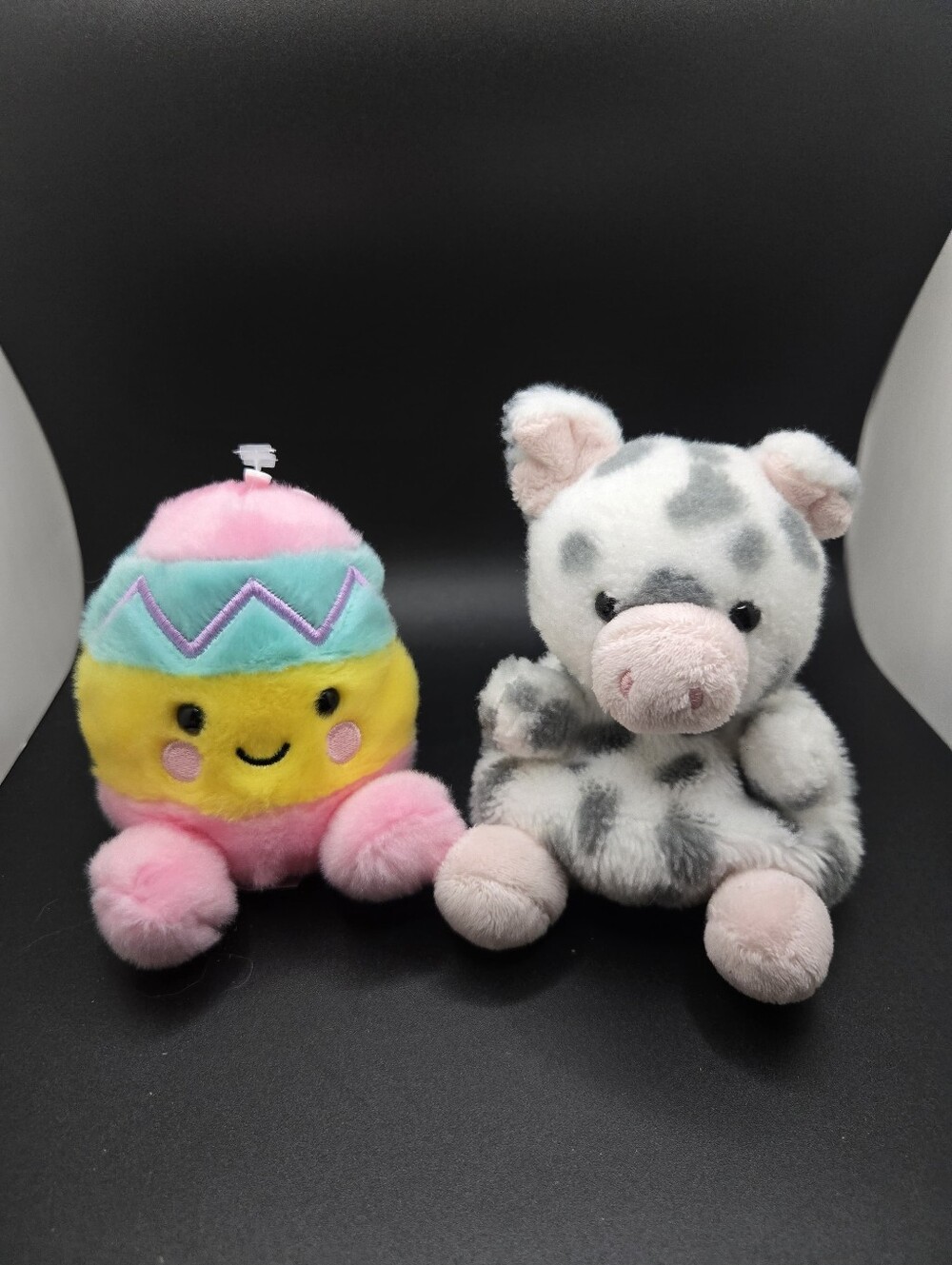 Palm Pals Plush Egg and Spotted Pig Small Plush
